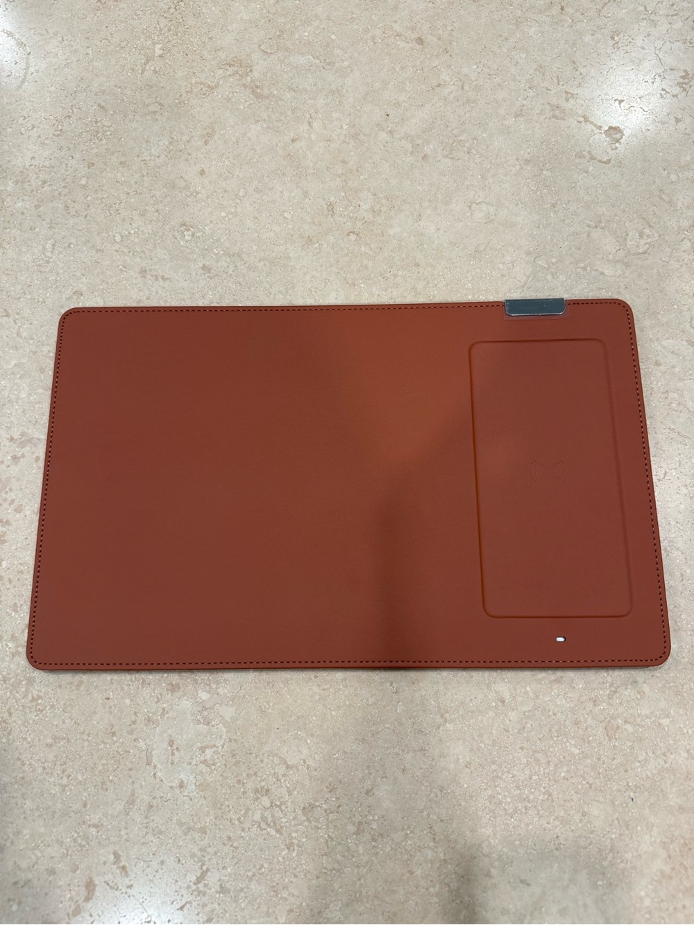 Easton Wireless Charging Mouse Pad